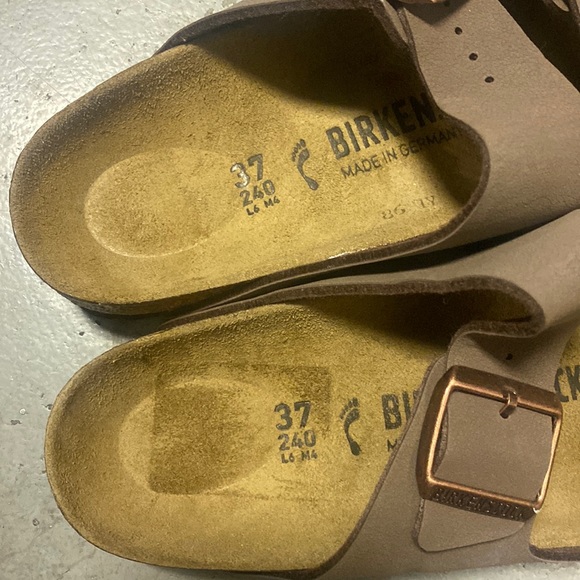 Arizona mocha Birkenstocks 6n - Picture 3 of 5